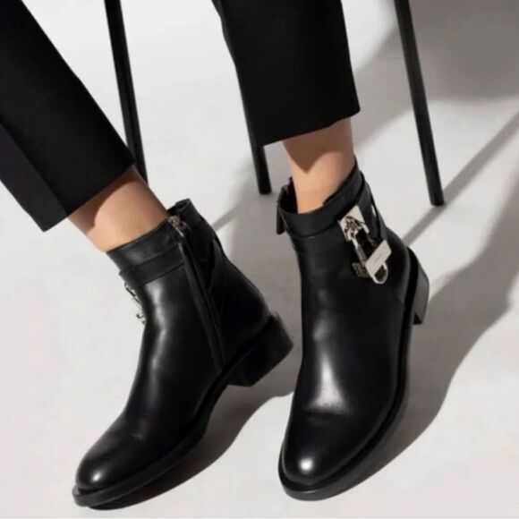 Givenchy Padlock Ankle Leather Boots size 42 - Picture 2 of 16